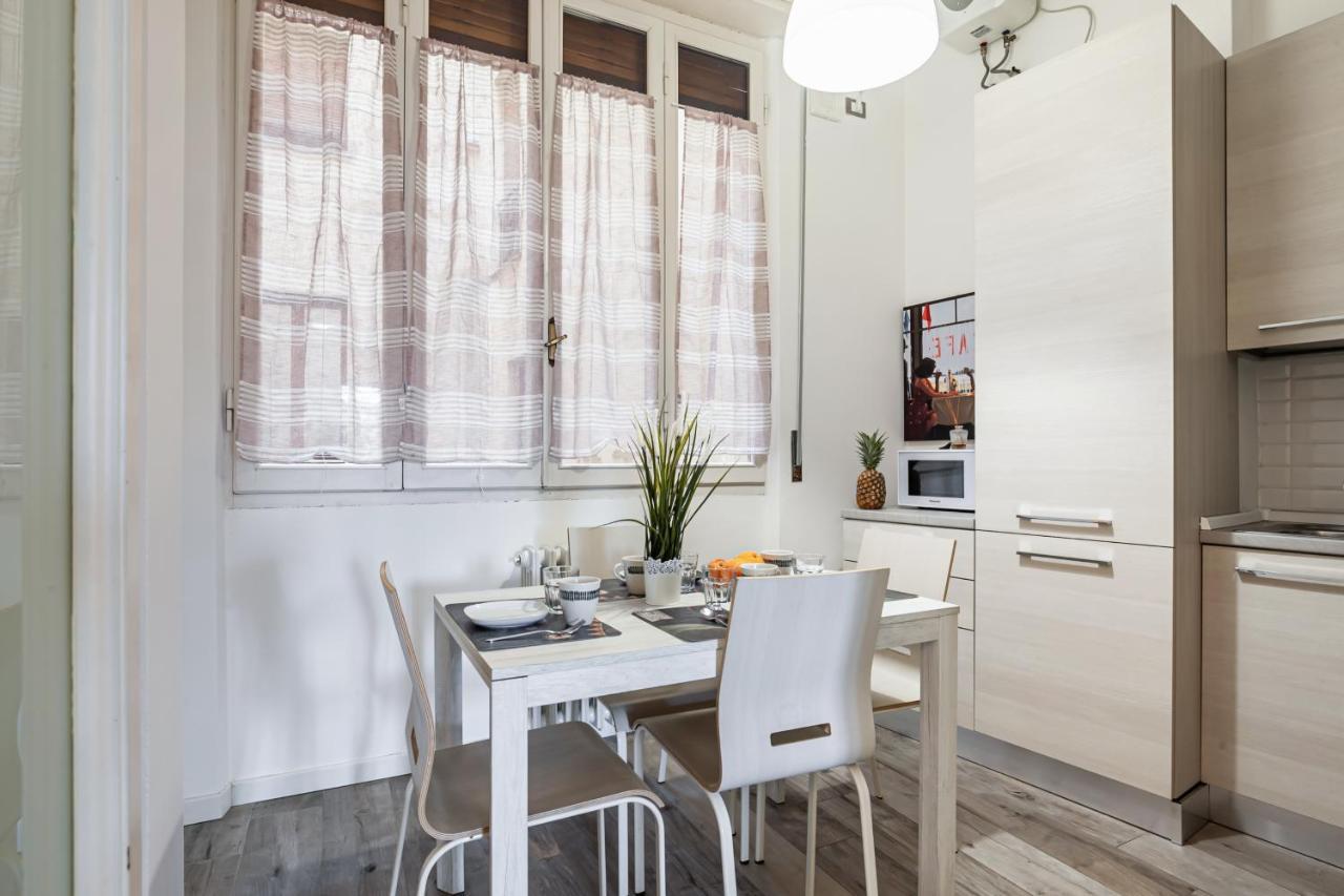 Lungarno Elegant Apartment With Panoramic Balcony ピサ エクステリア 写真