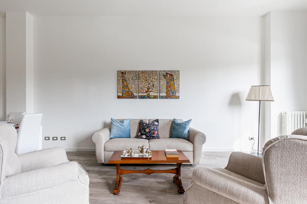Lungarno Elegant Apartment With Panoramic Balcony ピサ エクステリア 写真
