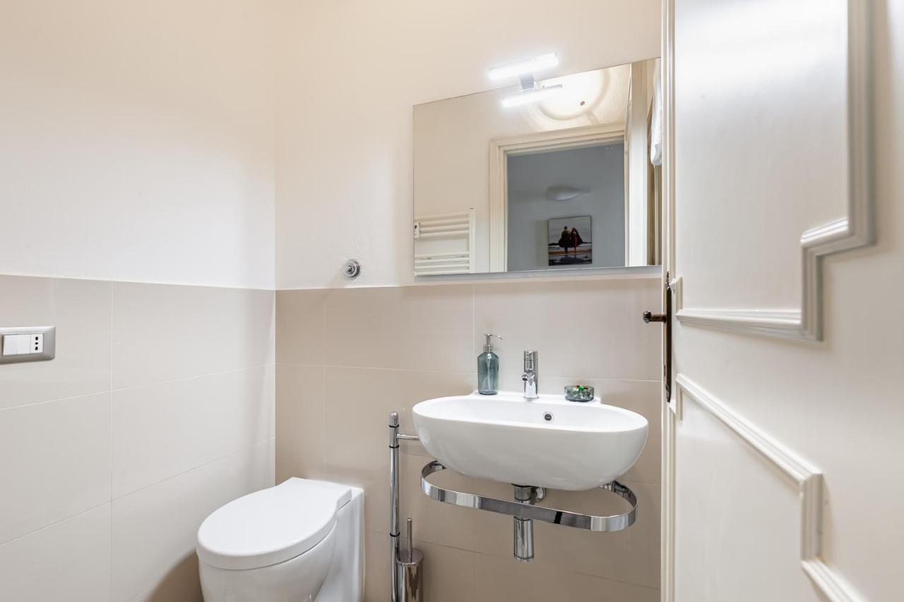 Lungarno Elegant Apartment With Panoramic Balcony ピサ エクステリア 写真