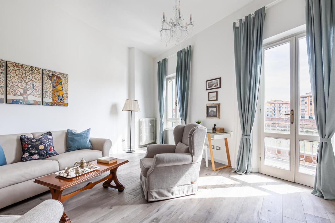 Lungarno Elegant Apartment With Panoramic Balcony ピサ エクステリア 写真
